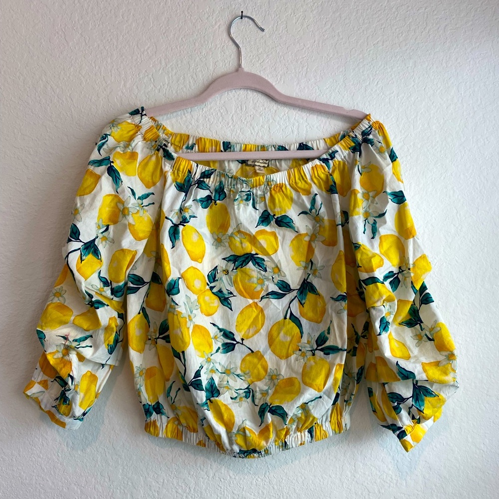 Juniors size M/ off the shoulder/ 3/4 sleeve